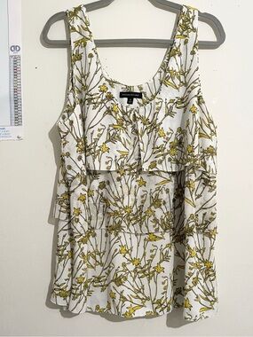 Banana Republic White & Yellow Floral Tiered Tank SizeXL